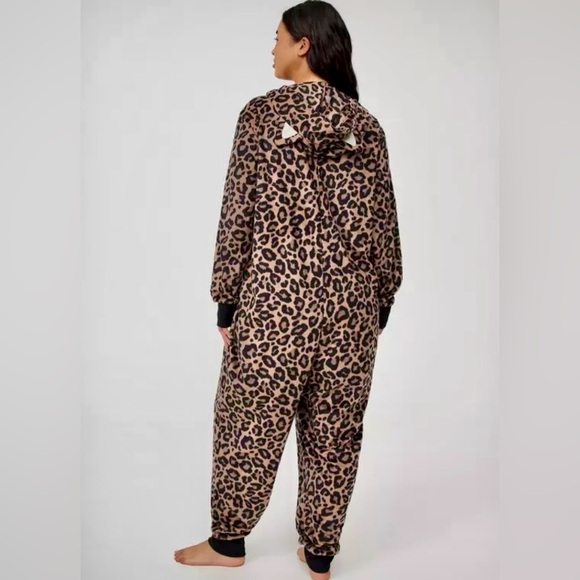 Torrid Leopard Print Onesie Pajamas Size 1/2X NWT! - Picture 2 of 12